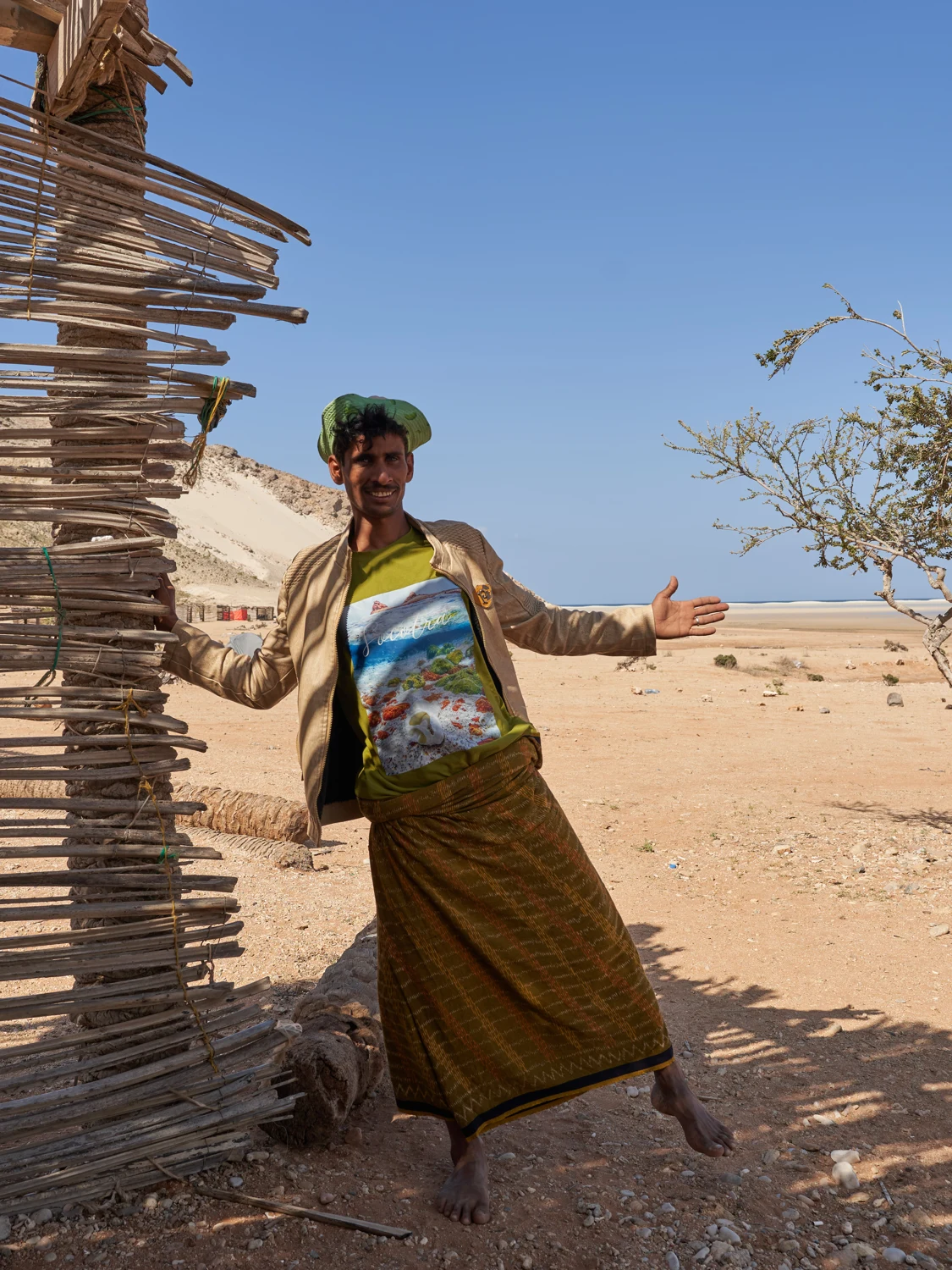Local support team member in Detwah, photo 2